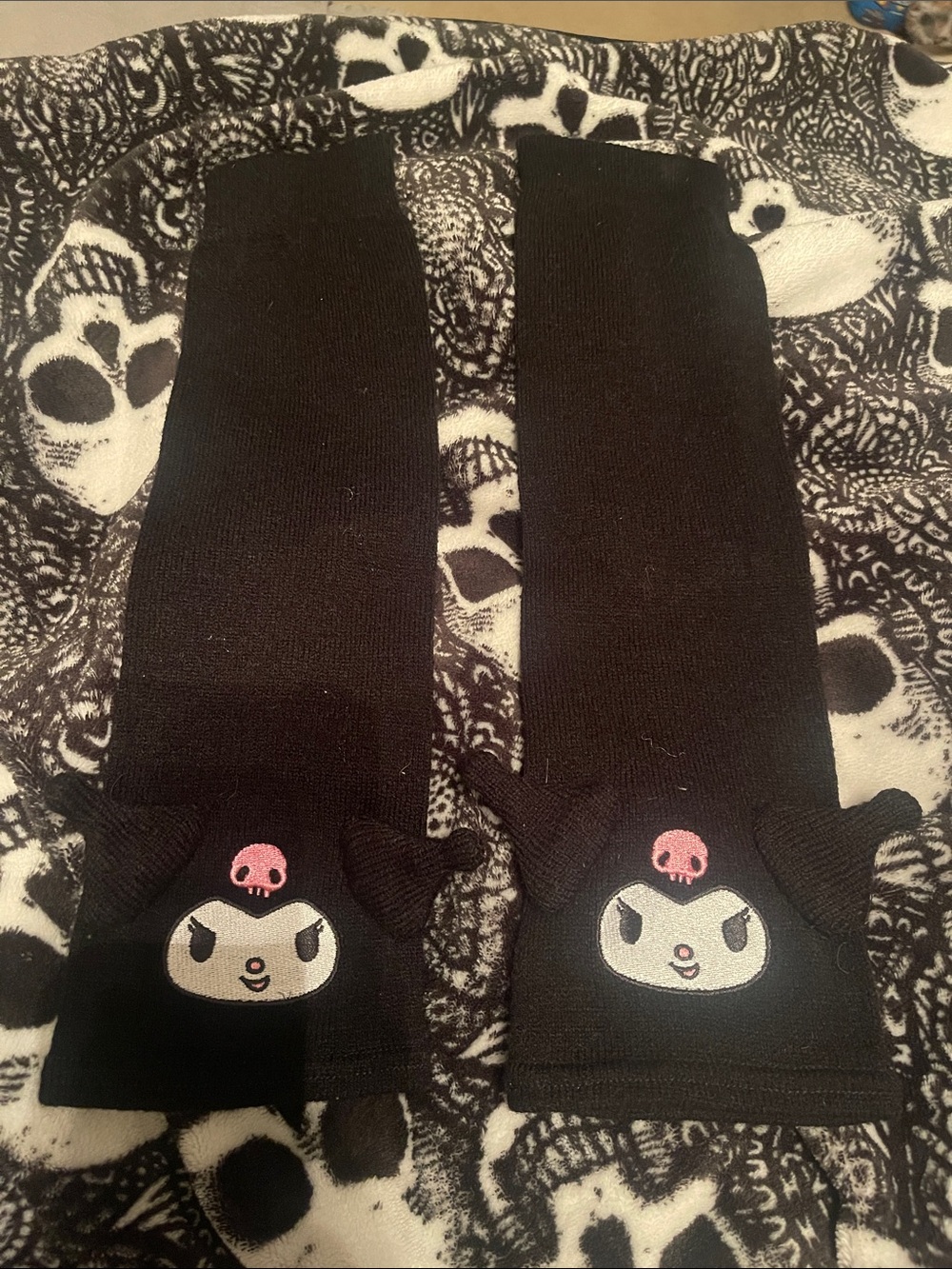 Kuromi arm warmers